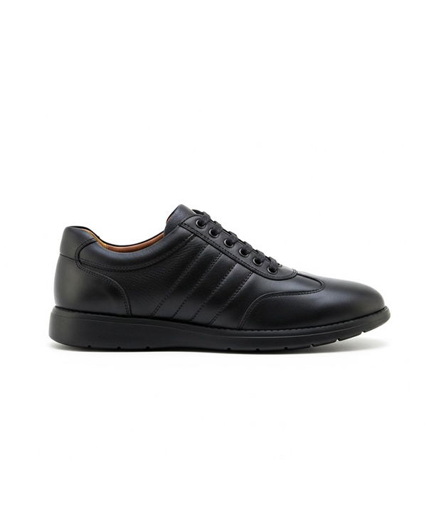 Chaussure en vrai cuir noir réf 110