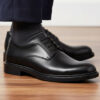Chaussure en vrai cuir noir réf 230