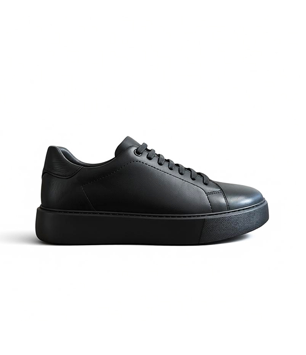 Basket en cuir noir réf 232